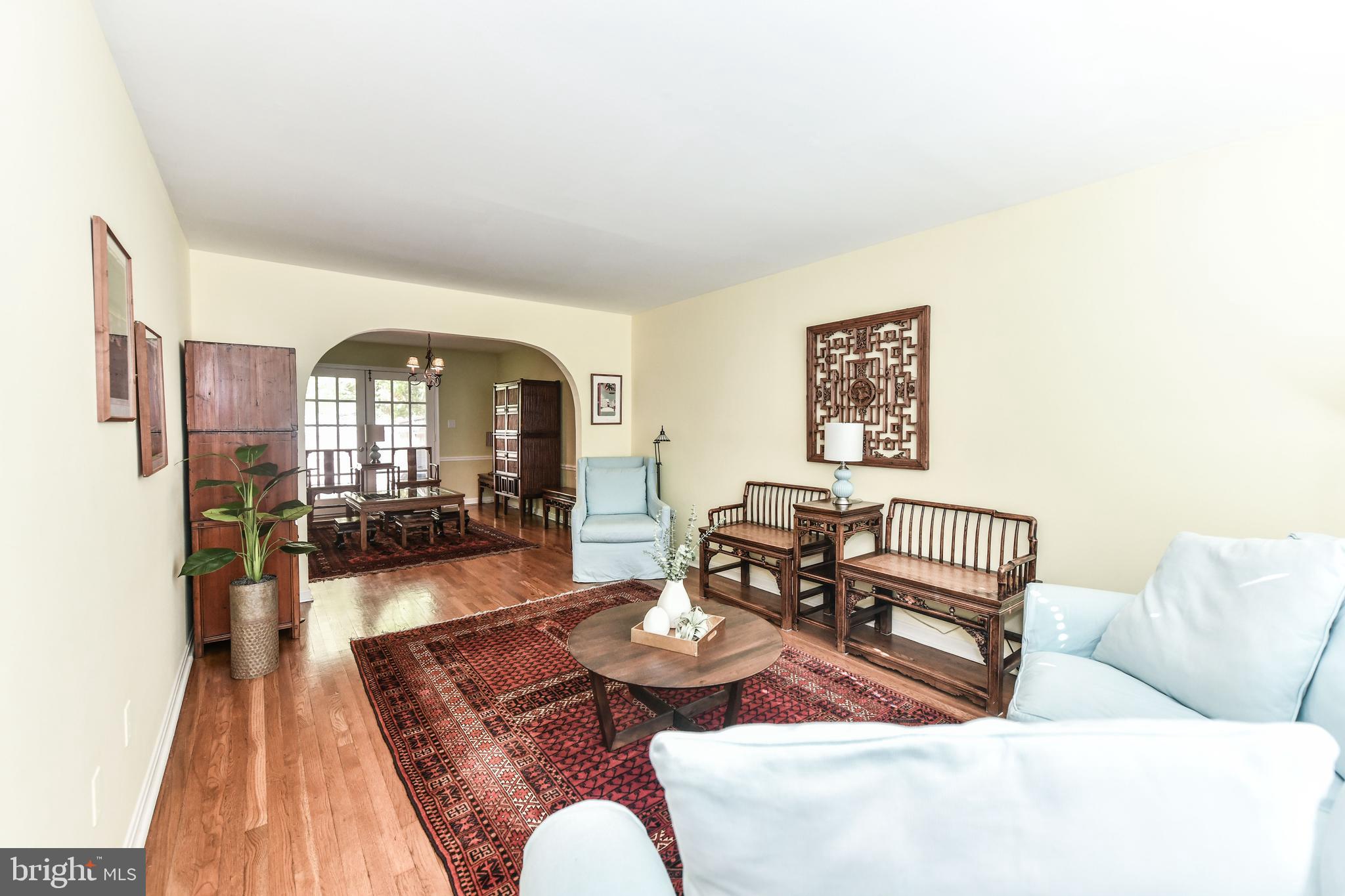 9748 Ranger Road Fairfax, VA 22030 - Photo 6 of 28 Living room