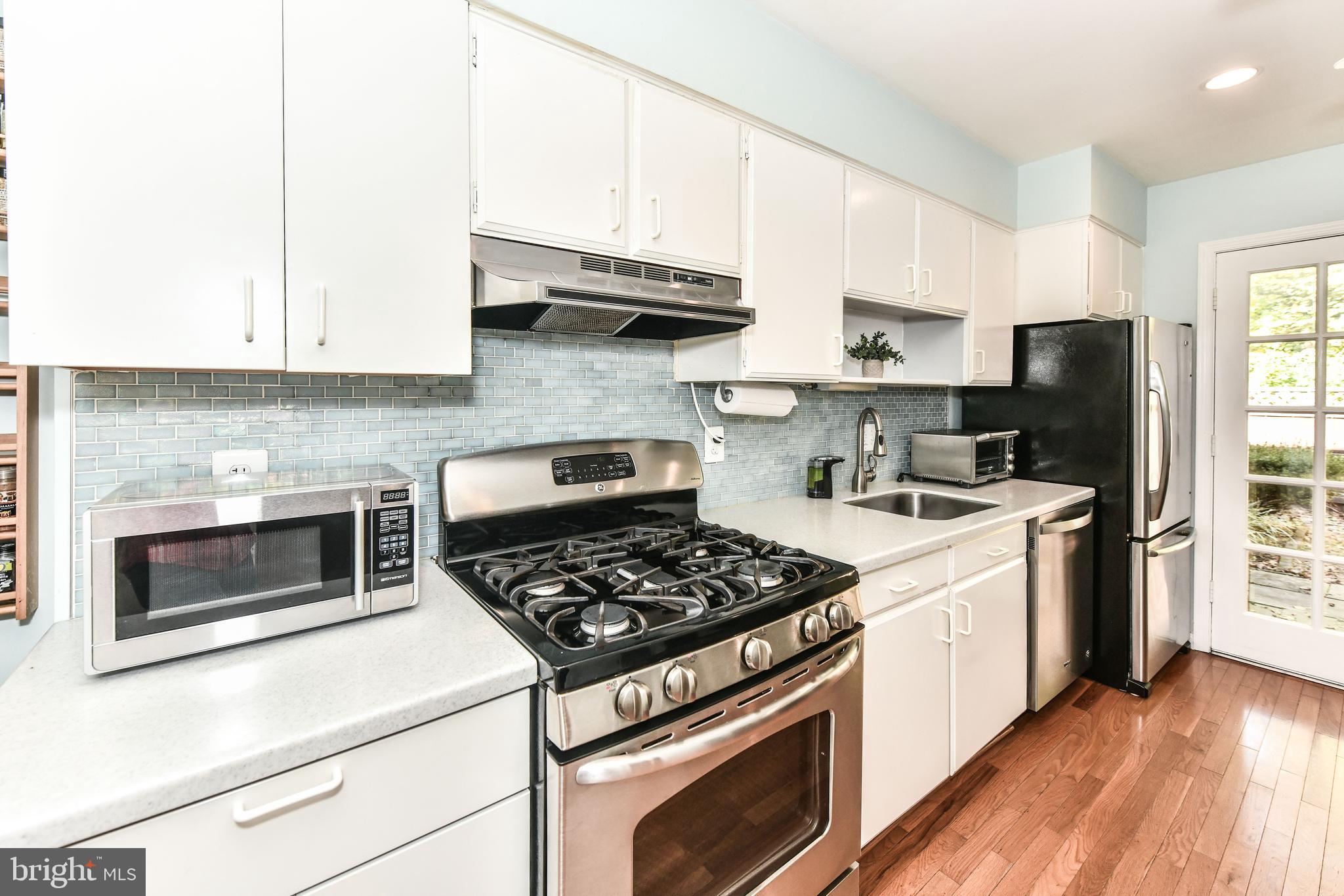 9748 Ranger Road Fairfax, VA 22030 - Photo 10 of 28 Gallery Image 10
