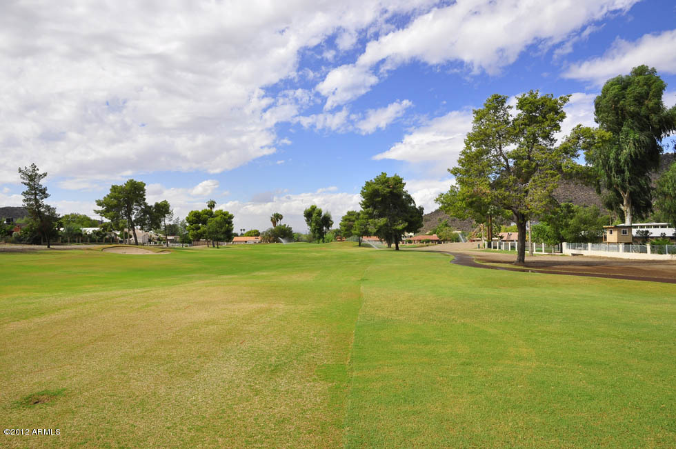 547 West Southern Hills Road Phoenix, AZ 85023 - Photo 6 of 10 Golf Course View