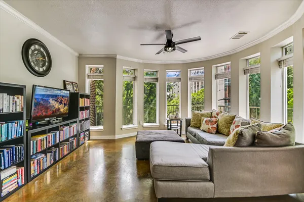 $550,000 | 910 West 25th Street, Unit 206, Austin, TX 78705