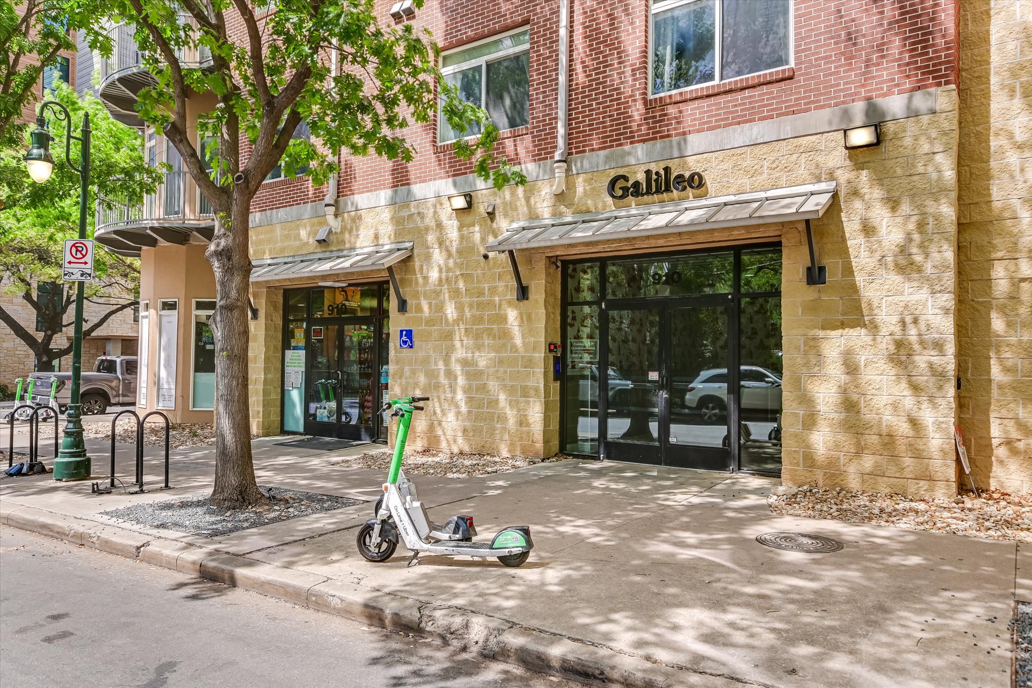 910 West 25th Street, Unit 206 Austin, TX 78705 - Photo 2 of 19