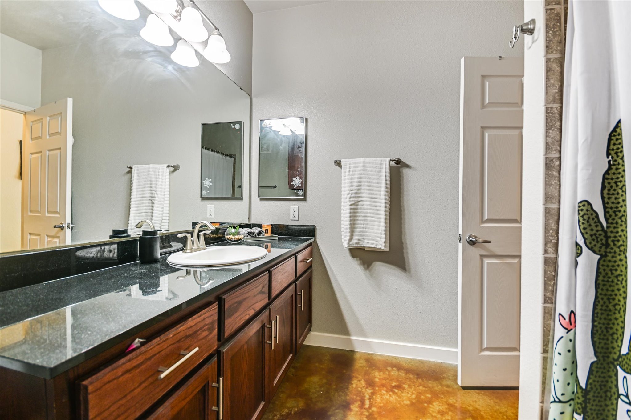 910 West 25th Street, Unit 206 Austin, TX 78705 - Photo 9 of 19