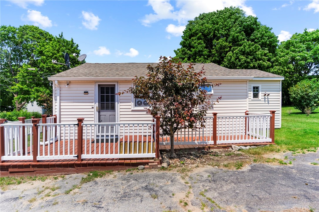 6 Baltimore Avenue Warren, RI 02885 - Photo 2 of 22