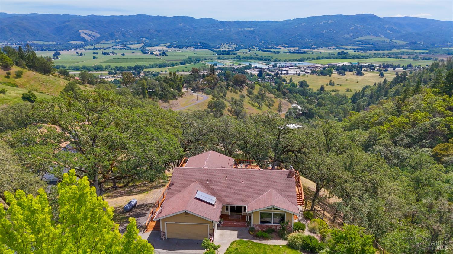 1321 Oak Knoll Road Ukiah, CA 95482 - Photo 2 of 28