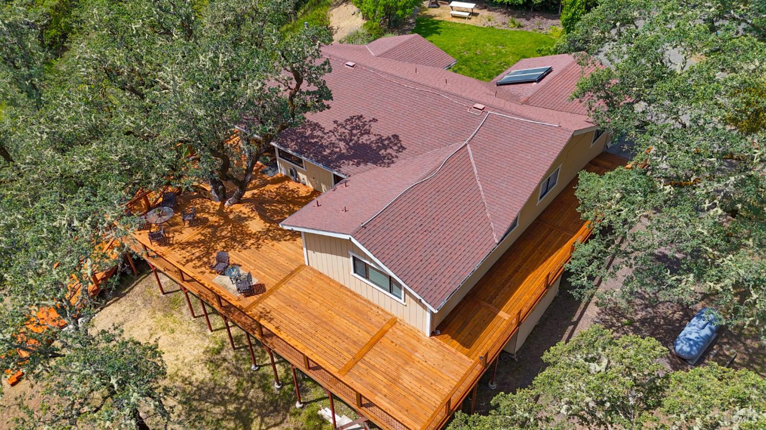 1321 Oak Knoll Road Ukiah, CA 95482 - Photo 3 of 28