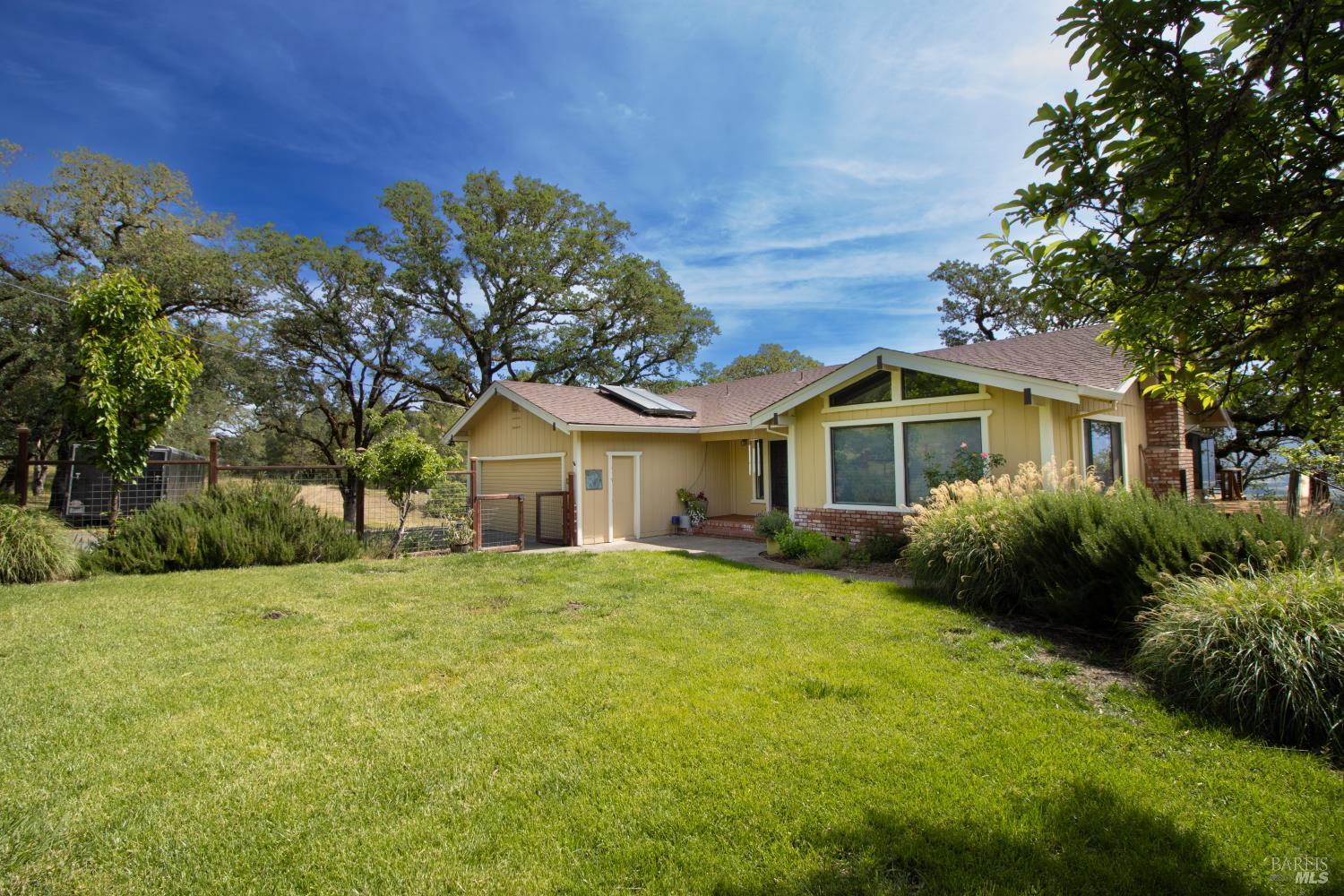1321 Oak Knoll Road Ukiah, CA 95482 - Photo 4 of 28