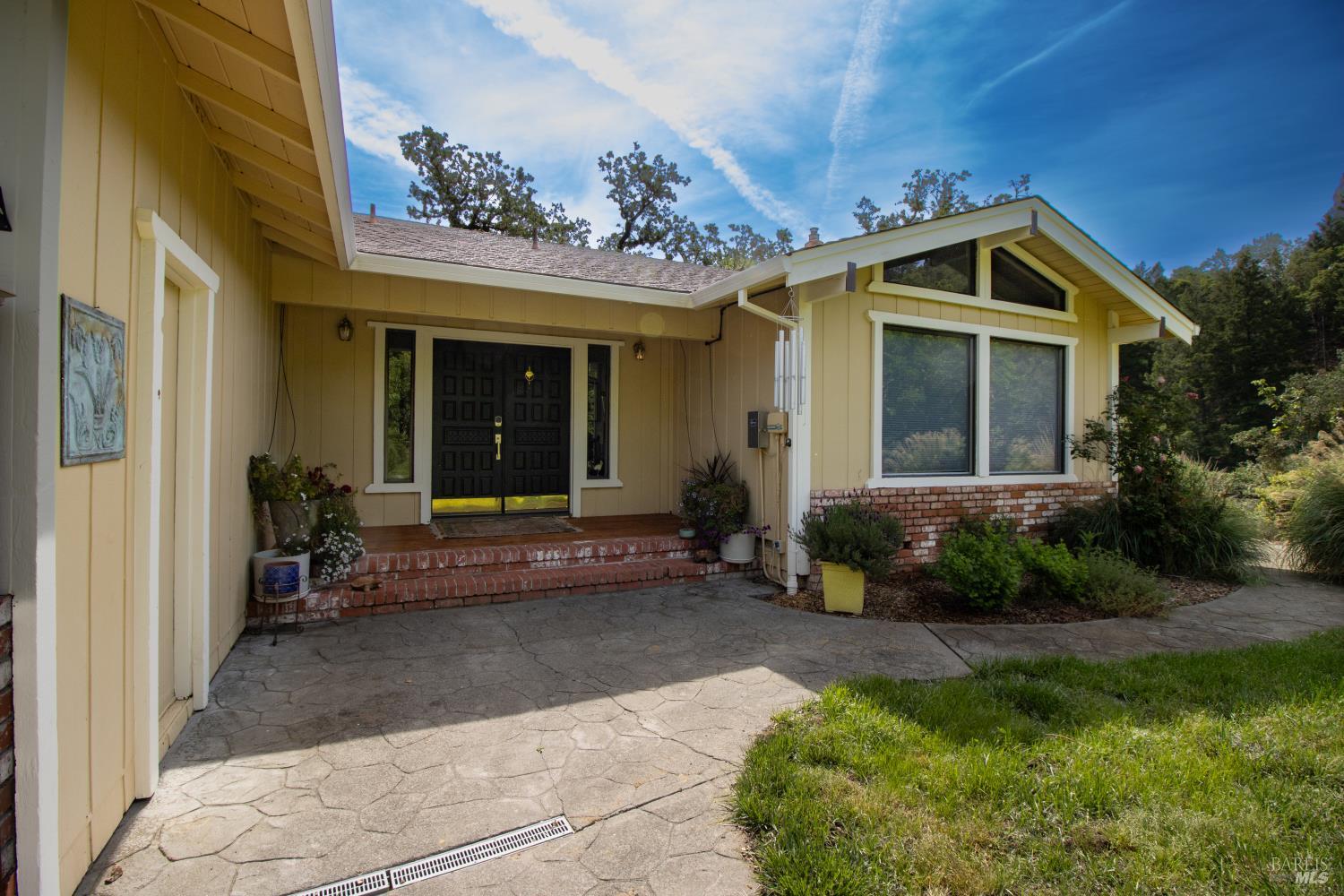 1321 Oak Knoll Road Ukiah, CA 95482 - Photo 5 of 28
