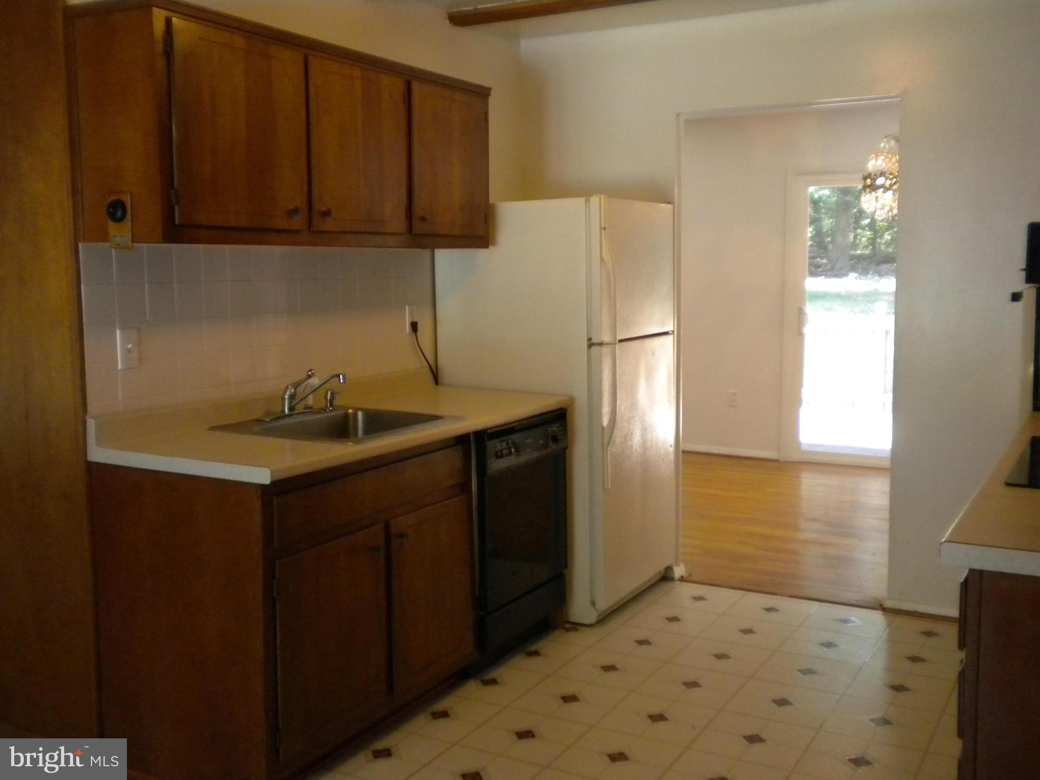 6822 Trexler Road Hyattsville, MD 20784 - Photo 3 of 27 Kitchen