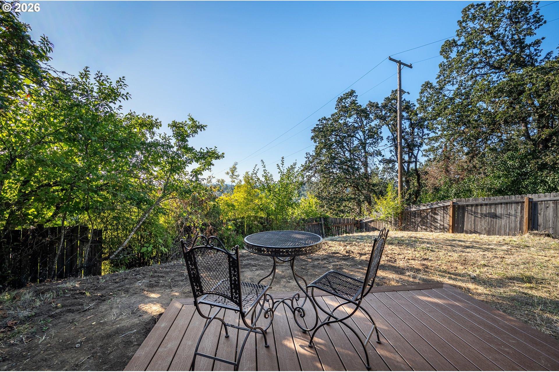 452 South 4th Street Springfield, OR 97477 - Photo 11 of 17 Backyard