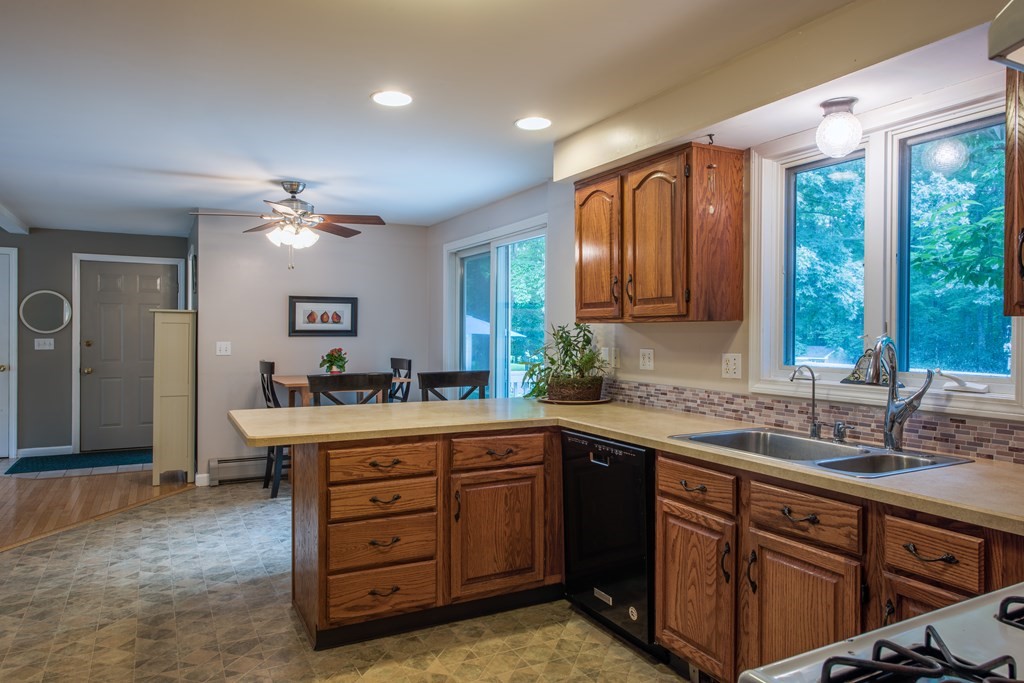 131 Woods Road Northampton, MA 01062 - Photo 12 of 41