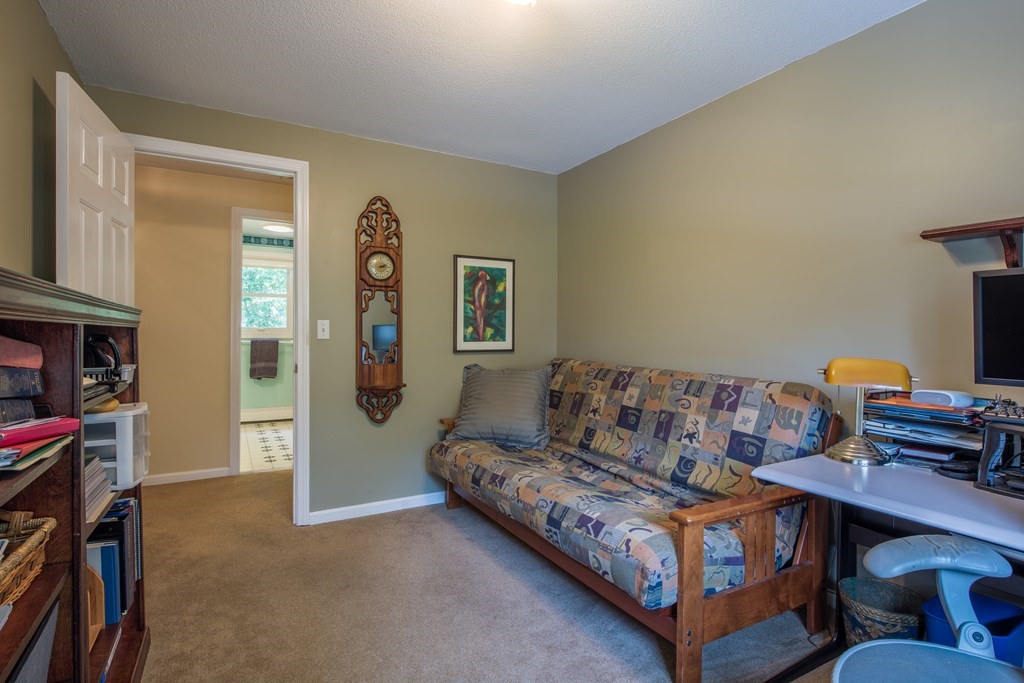 131 Woods Road Northampton, MA 01062 - Photo 28 of 41