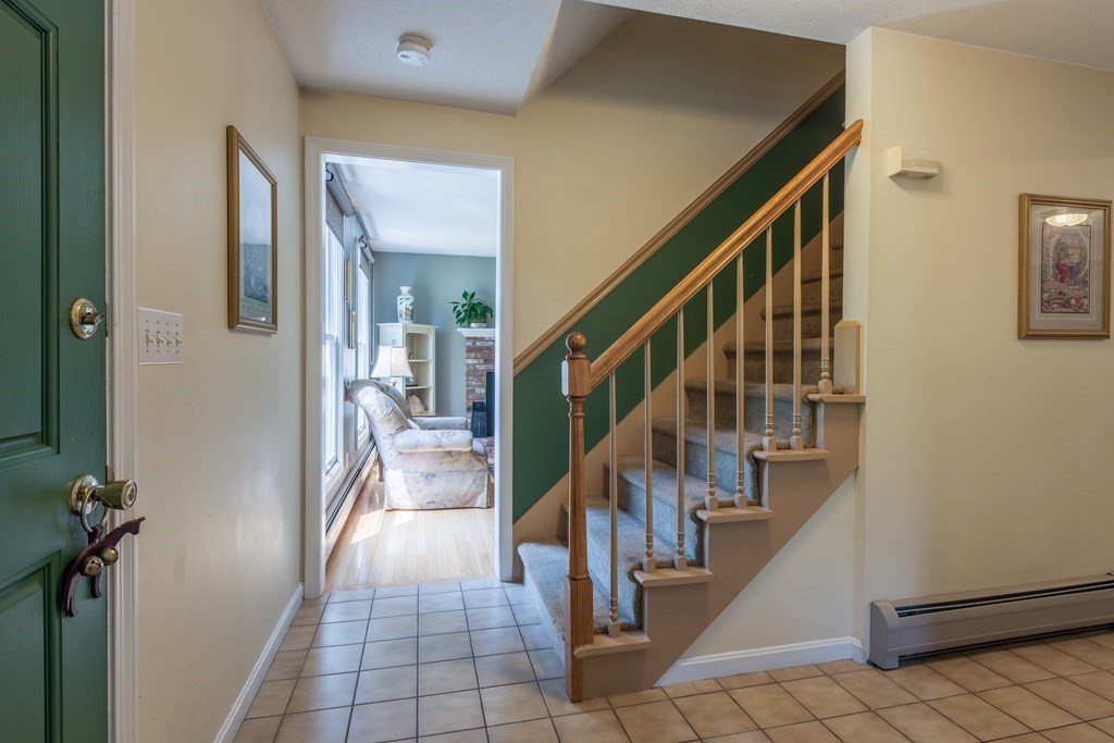 131 Woods Road Northampton, MA 01062 - Photo 4 of 41