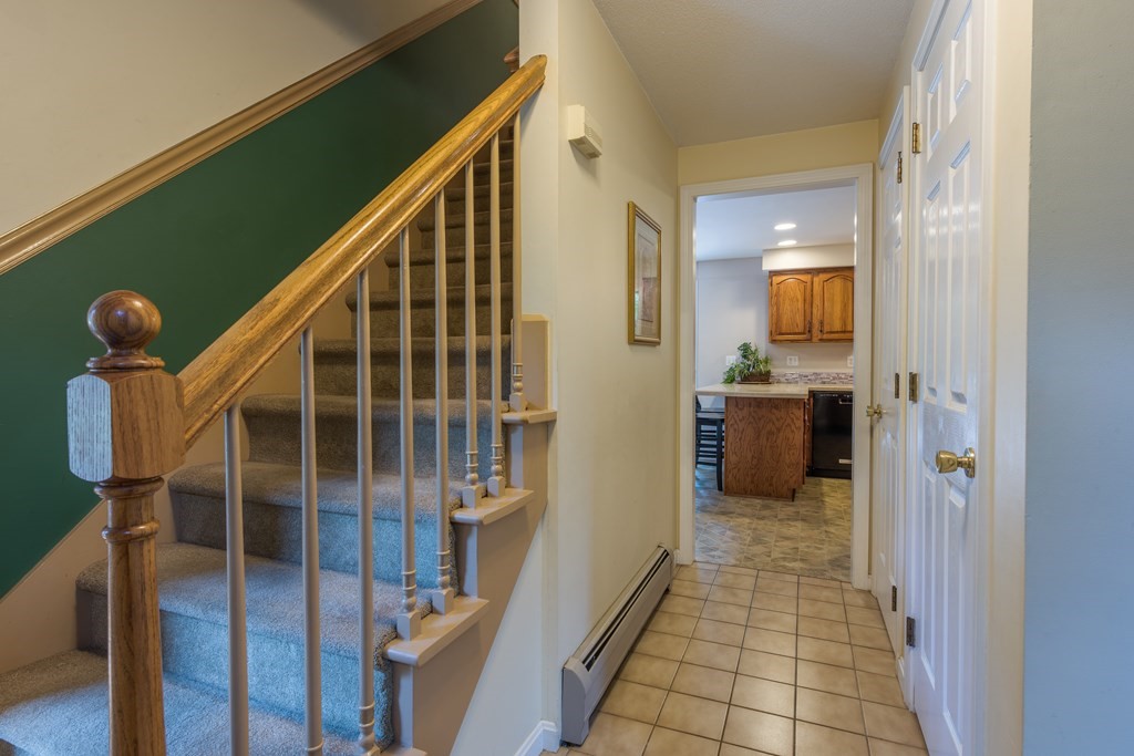 131 Woods Road Northampton, MA 01062 - Photo 5 of 41