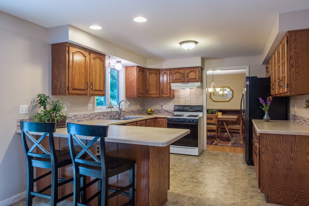131 Woods Road Northampton, MA 01062 - Photo 10 of 41