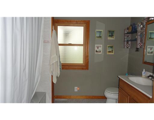 3963 New Castle Road Pulaski, PA 16143 - Photo 8 of 14 Full Bath.