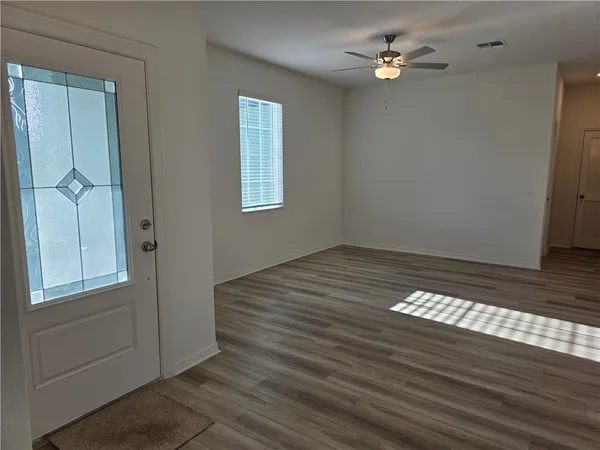 $2,400 | 8715 98th Court, Vero Beach, FL 32967