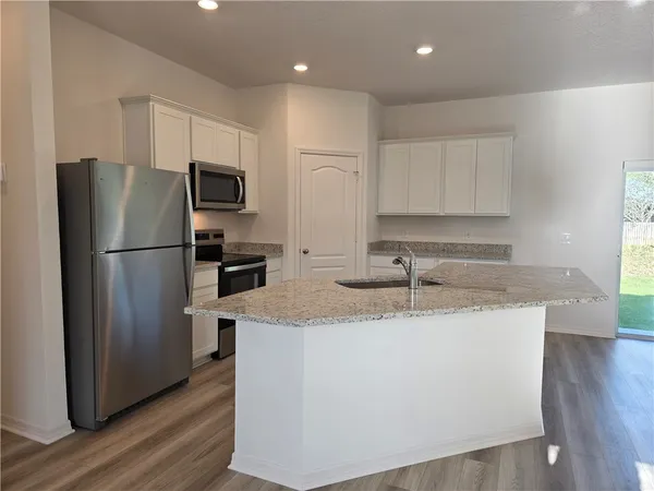 $2,400 | 8715 98th Court, Vero Beach, FL 32967