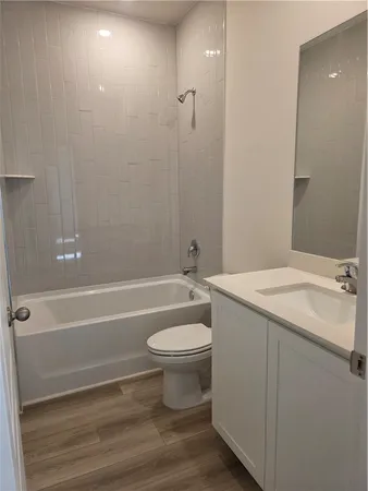 $2,400 | 8715 98th Court, Vero Beach, FL 32967