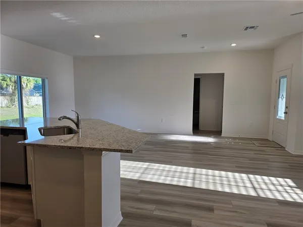 $2,400 | 8715 98th Court, Vero Beach, FL 32967