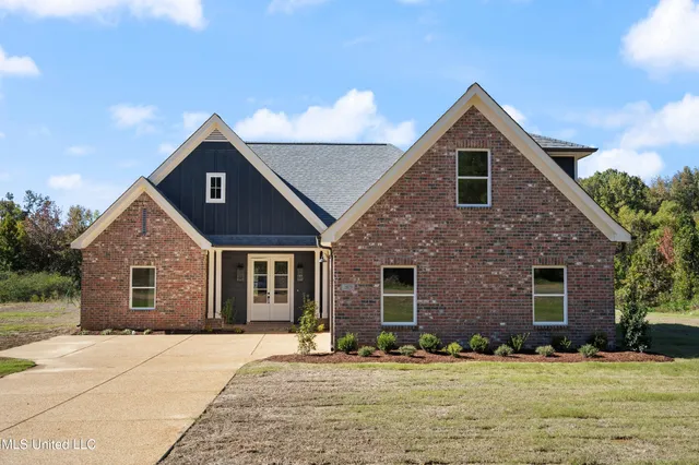 $369,900 | 2373 Highway 301, Hernando, MS 38632