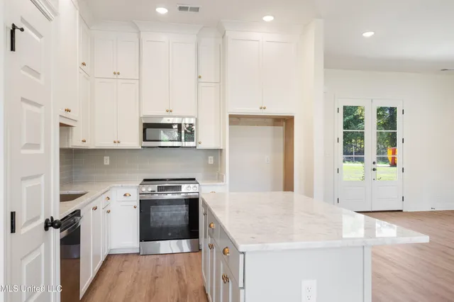 $369,900 | 2373 Highway 301, Hernando, MS 38632