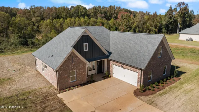 $369,900 | 2373 Highway 301, Hernando, MS 38632