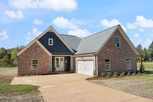 $369,900 | 2373 Highway 301, Hernando, MS 38632