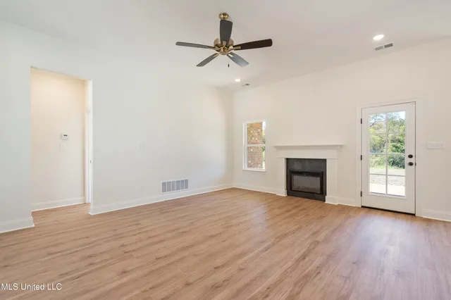 $369,900 | 2373 Highway 301, Hernando, MS 38632