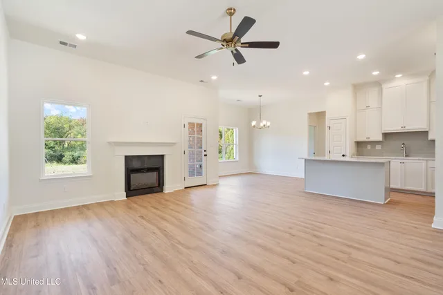 $369,900 | 2373 Highway 301, Hernando, MS 38632