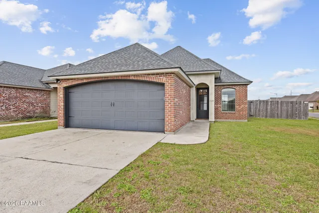 $215,000 | 115 Fallstone Road, Youngsville, LA 70592