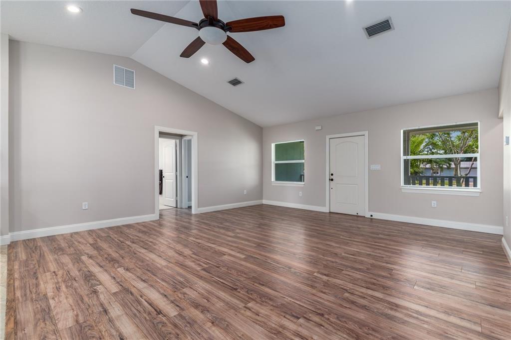 5111 Southeast Post Terrace Stuart, FL 34997 - Photo 7 of 34 Gallery Image 7