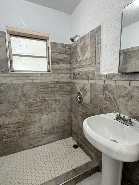 554 West 1st Street Riviera Beach, FL 33404 - Photo 9 of 11 03203a87-15fc-49e3-9217-be7e567215b8