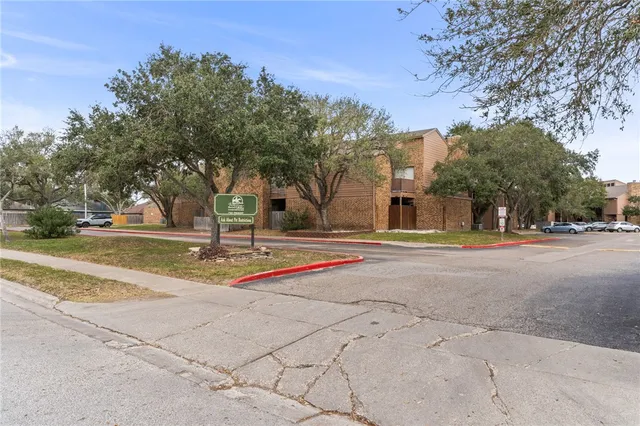 $176,900 | 7122 Premont Drive, Unit 202, Corpus Christi, TX 78414