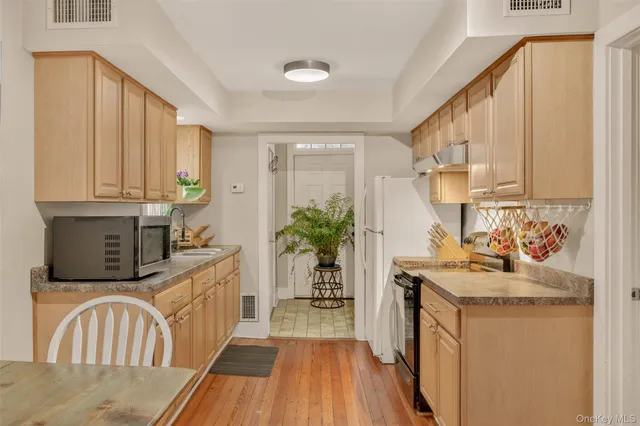 $284,999 | 502 Hill Avenue, Montgomery, NY 12549