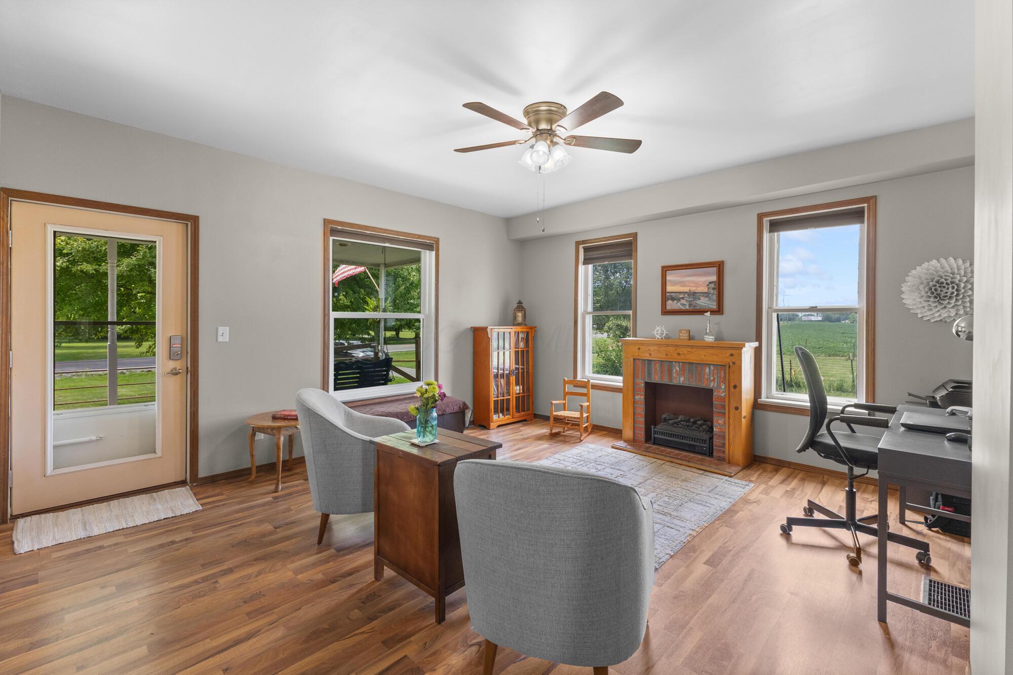 4154 Marion-Waldo Road Marion, OH 43302 - Photo 21 of 59 Living Room