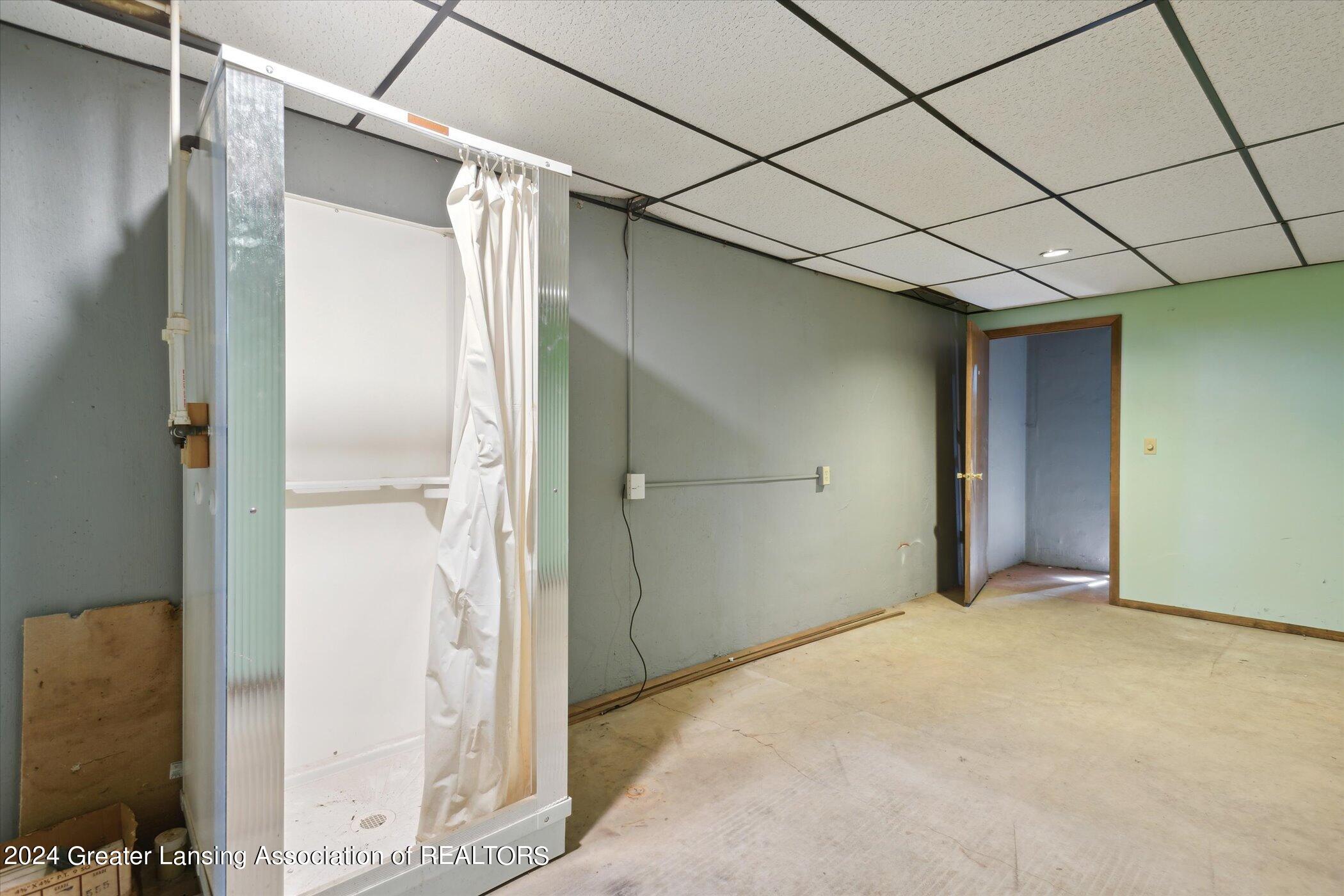 205 East Jolly Road, Unit A13 Lansing, MI 48910 - Photo 36 of 40 37-205-E-Jolly-Rd-A13-Lansing-MI-48910-W