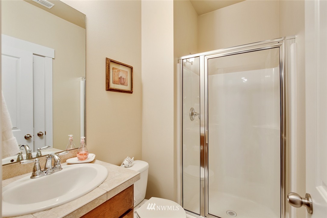 5253 Northeast 6th Street Renton, WA 98059 - Photo 11 of 25