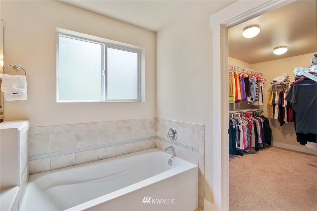 5253 Northeast 6th Street Renton, WA 98059 - Photo 15 of 25