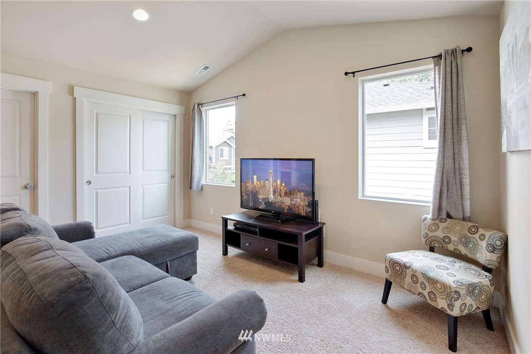 5253 Northeast 6th Street Renton, WA 98059 - Photo 17 of 25