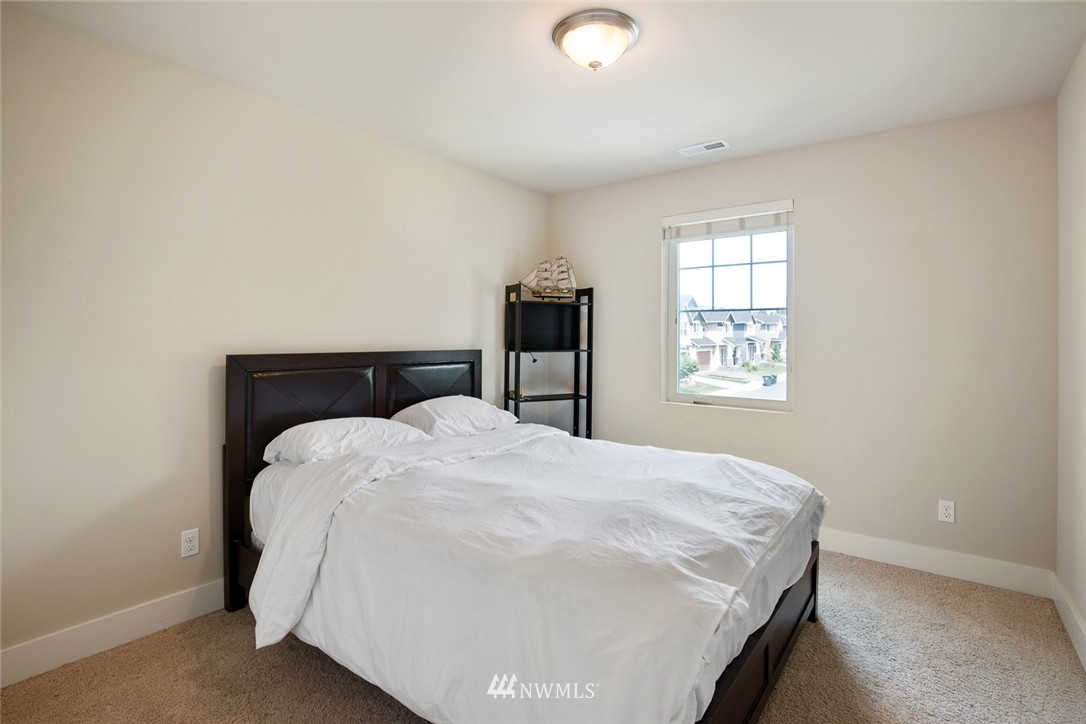 5253 Northeast 6th Street Renton, WA 98059 - Photo 18 of 25