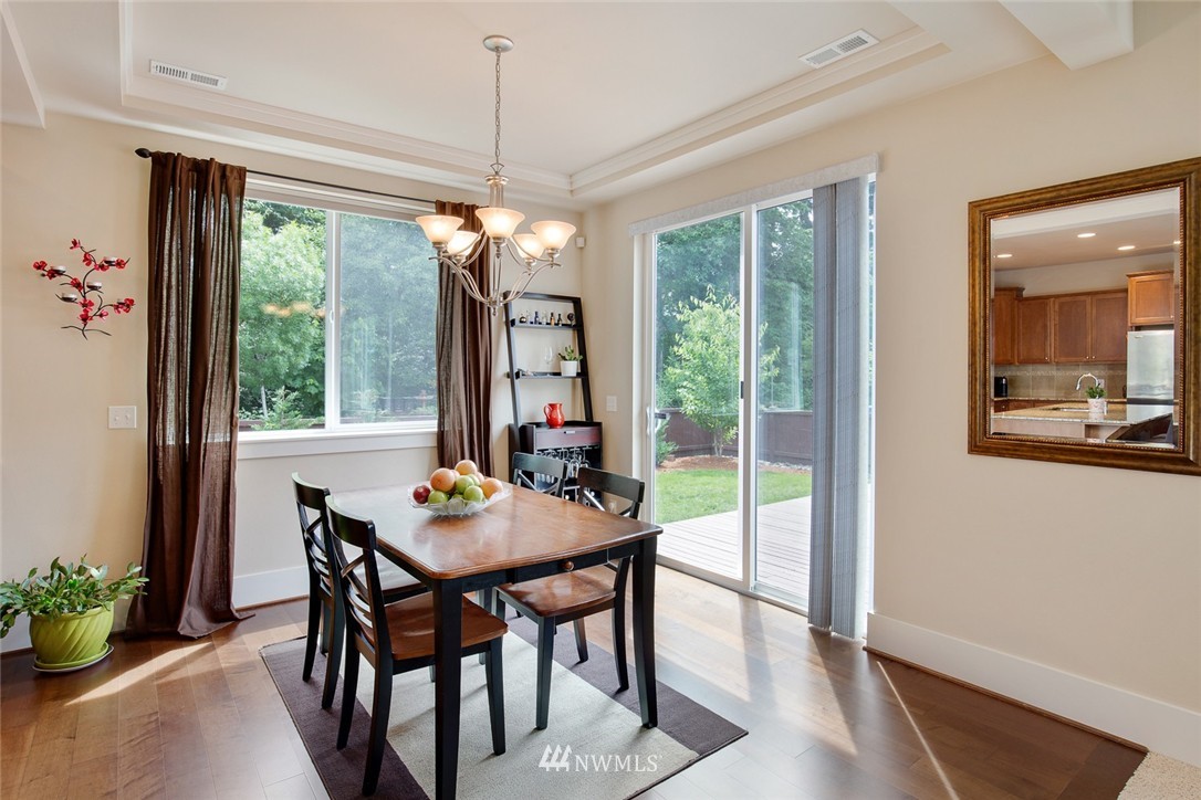 5253 Northeast 6th Street Renton, WA 98059 - Photo 8 of 25