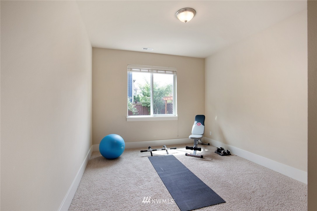 5253 Northeast 6th Street Renton, WA 98059 - Photo 10 of 25