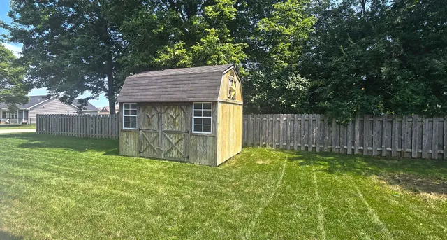 $295,000 | 1913 Newport Drive, Urbana, IL 61802