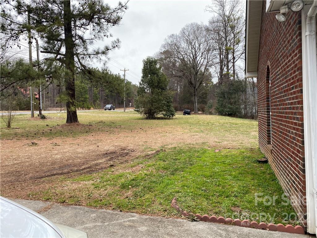 4520 Nevin Road Charlotte, NC 28269 - Photo 1 of 16 Gallery Image 1