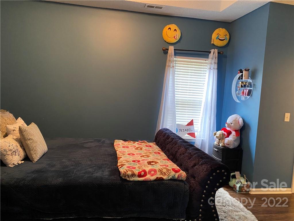 4520 Nevin Road Charlotte, NC 28269 - Photo 14 of 16 Gallery Image 14