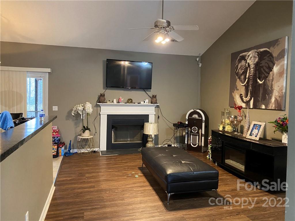 4520 Nevin Road Charlotte, NC 28269 - Photo 4 of 16 Gallery Image 4