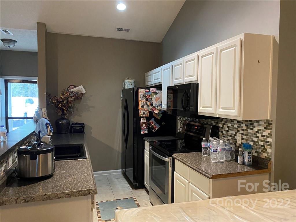 4520 Nevin Road Charlotte, NC 28269 - Photo 8 of 16 Gallery Image 8