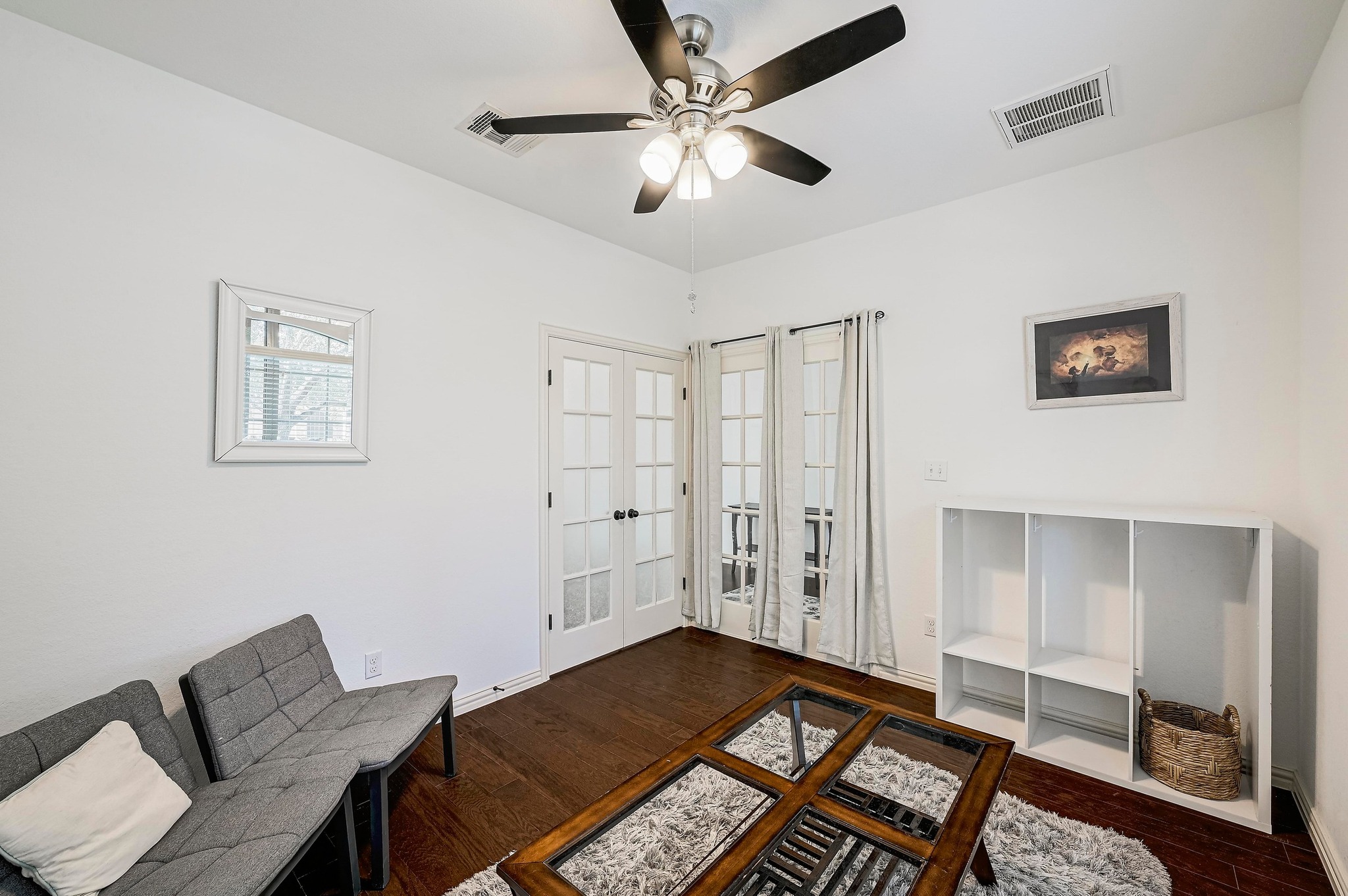 2229 Turtle Mountain Bend Austin, TX 78748 - Photo 22 of 38 a living room with furniture