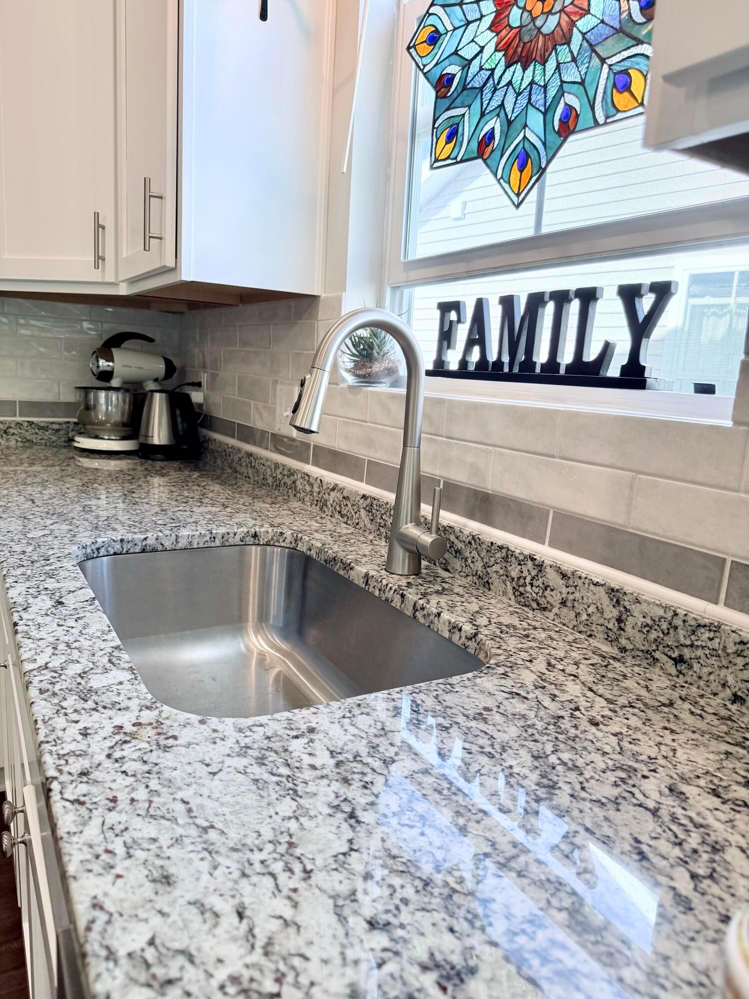 181 Lenell Loop Delaware, OH 43015 - Photo 10 of 29 Granite Countertops