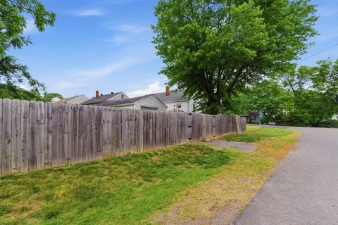 $395,000 | 944 Chickasaw Avenue, Nashville, TN 37207